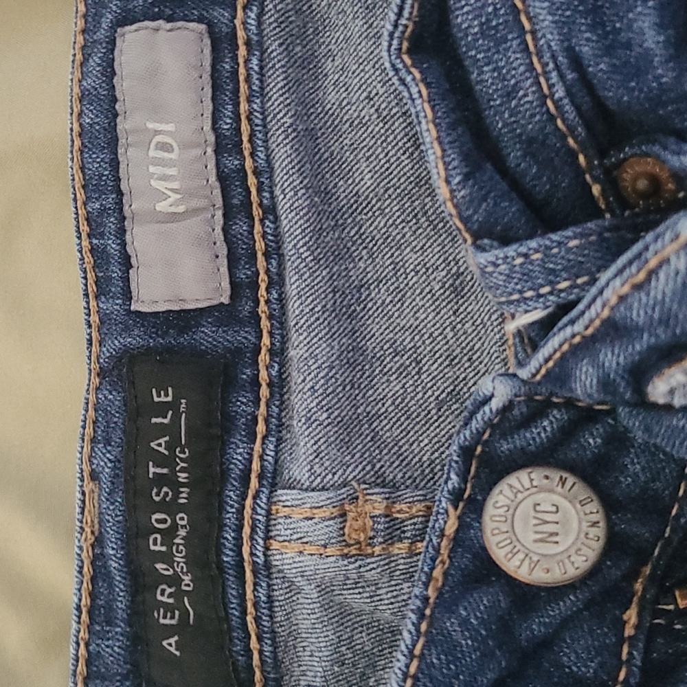 Shorts - Picture 4 of 5